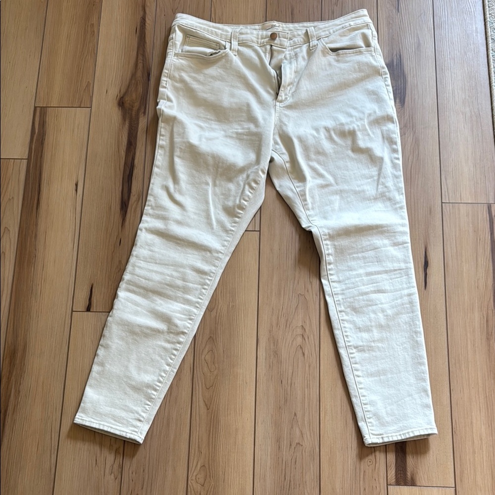 Universal Thread Cream Skinny Jeans Distressed
